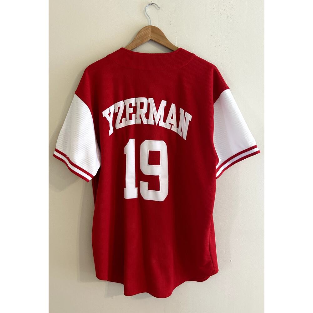 Vintage 90s Starter Detroit Red Wings Yzerman #19 Hockey Jersey Men's Large